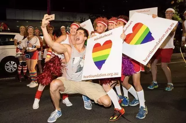 blued聊天室怎么开？